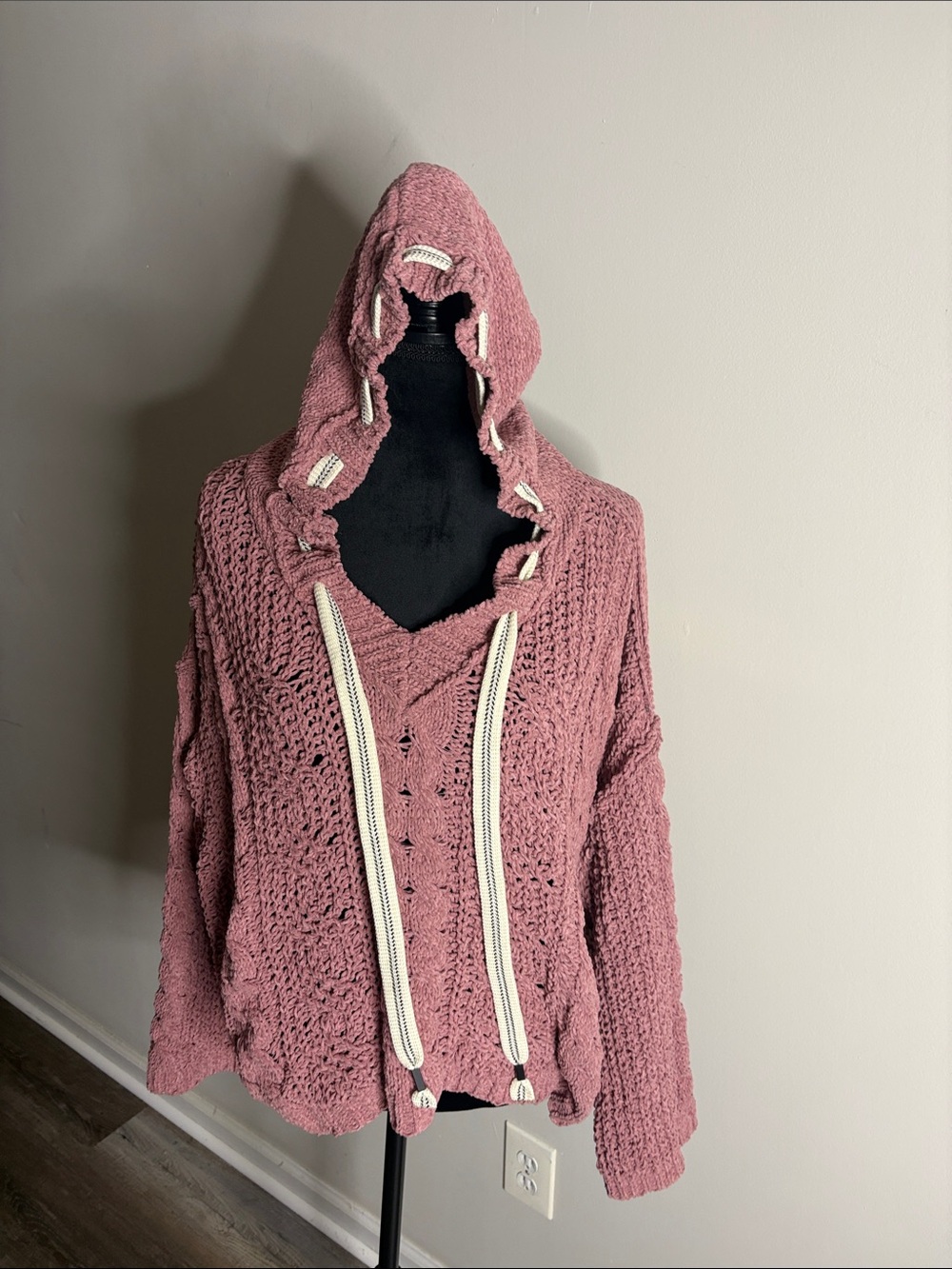 POL Open-Knit Hooded Sweater in Dusty Rose with Contrast Drawcords